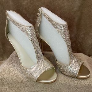 Glitter Fabric T strap heels size 8